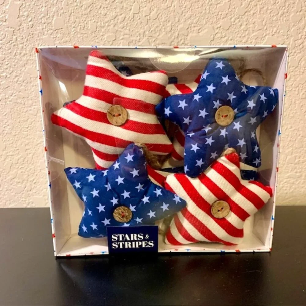 NWOB Patriotic Stars & Stripes 6 FT Decorative Plush Garland for 4th of July